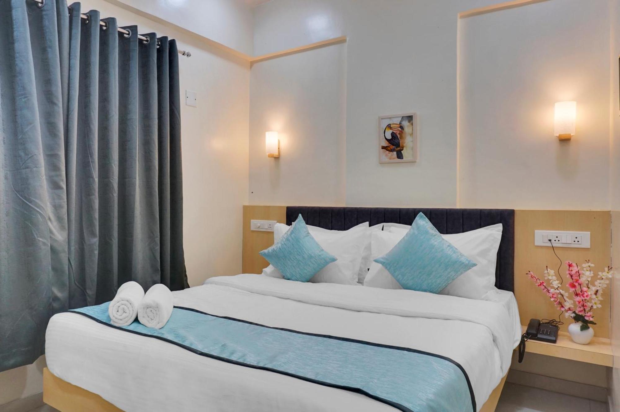 Urban Hometel Pune Exterior foto